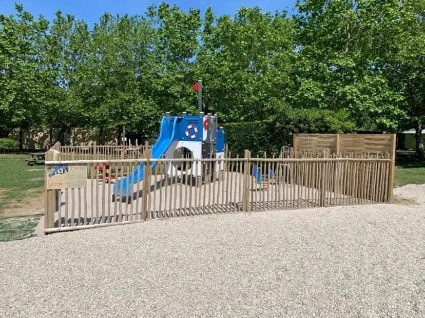 Camping Les Maraises Saint-Martin-de-Ré Exterior foto